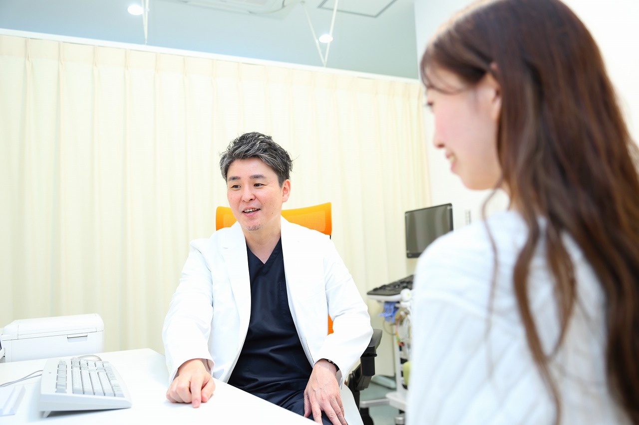 膨満感が続く場合は、消化器内科を受診しましょう